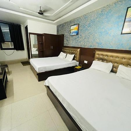 آغْرا Premium Boston Rooms Family Hotel المظهر الخارجي الصورة