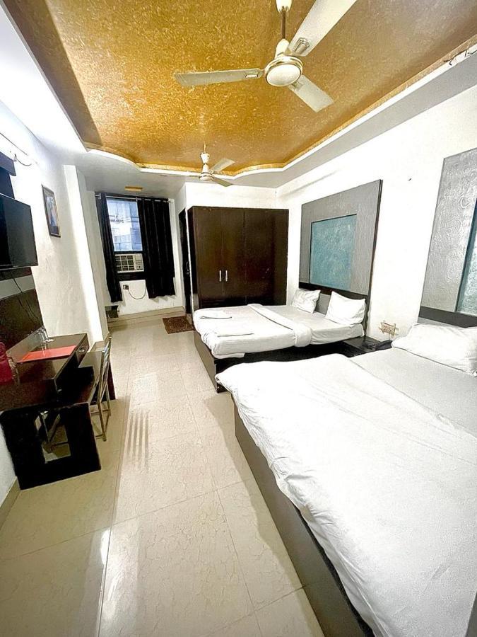 آغْرا Premium Boston Rooms Family Hotel المظهر الخارجي الصورة