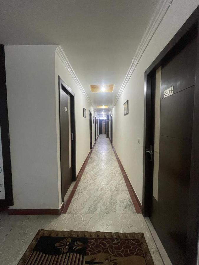آغْرا Premium Boston Rooms Family Hotel المظهر الخارجي الصورة